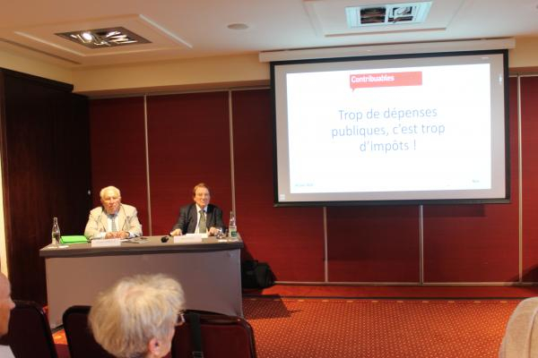 Contribuables associés à Nice lors d&#039;une grande réunion publique sur la dépenses publique ! 