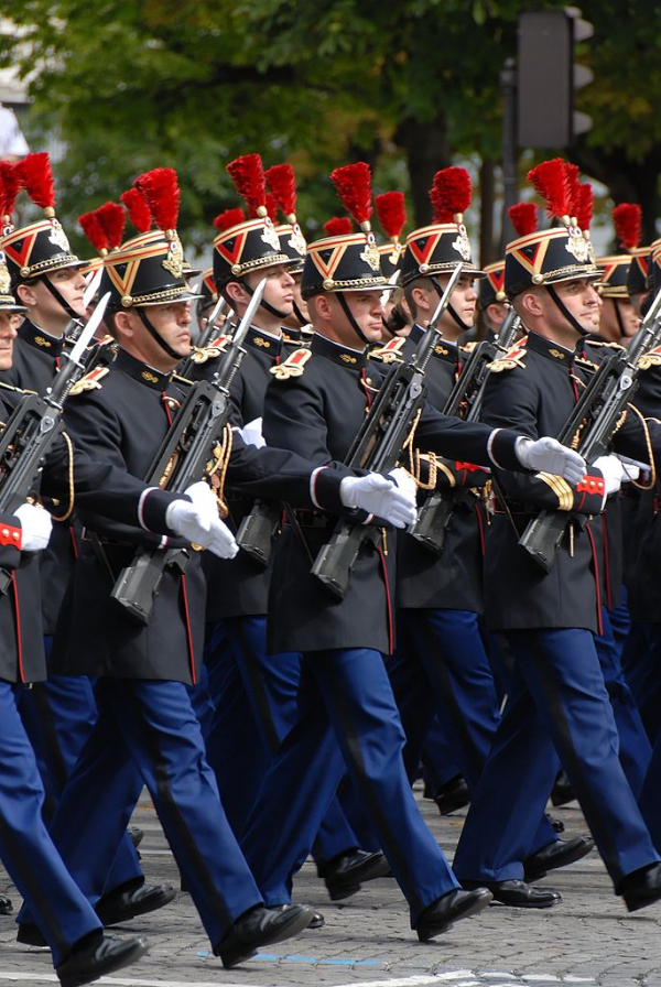 la-cour-des-comptes-veut-etriller-la-garde-republicaine